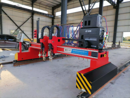 Machine de découpe au chalumeau CNC